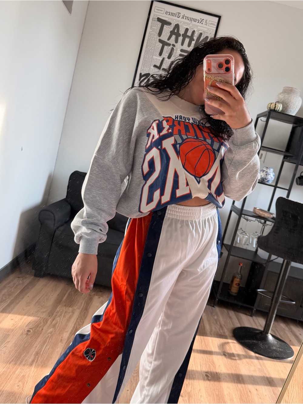 Knicks Cropped Crewneck Sweatshirt - Gray/Cream/Orange M